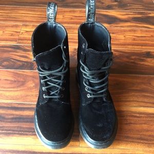 AirWair Doc Martens Velvet